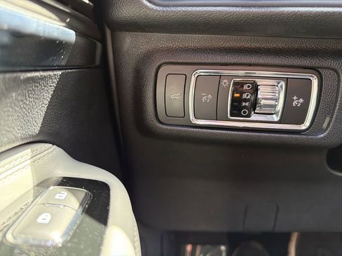 Used 2021 Lincoln Corsair AWD image 15