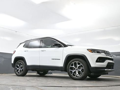 Used 2025 Jeep Compass Limited AWD/4WD image 50