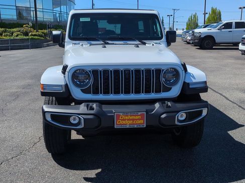New 2026 Jeep Wrangler Unlimited Sahara AWD/4WD image 2