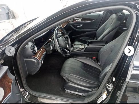 Used 2022 Mercedes-Benz E 350 4MATIC Sedan image 5