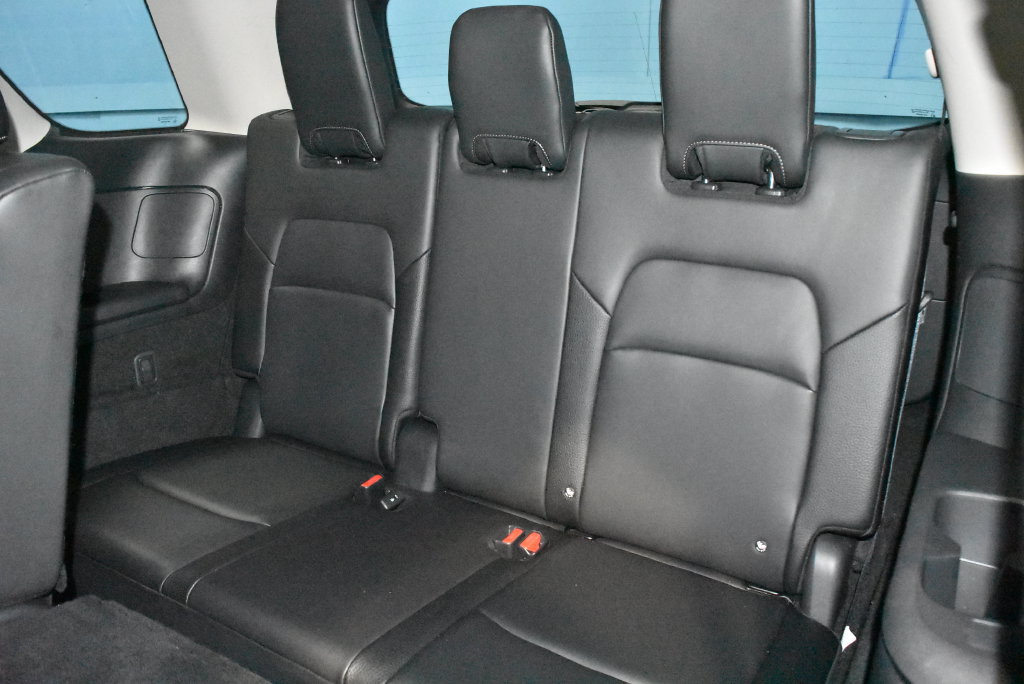 Used 2025 Nissan Pathfinder SL AWD/4WD image 24
