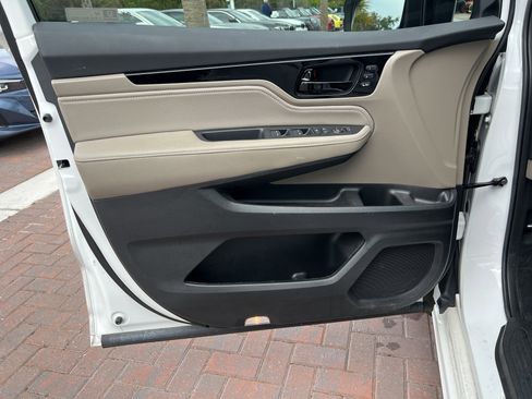 Used 2023 Honda Odyssey Touring image 14