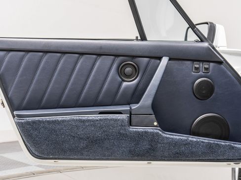 Used 1989 Porsche 911 Carrera RWD image 37