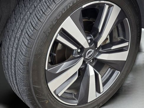 Used 2023 Nissan Rogue Platinum image 32