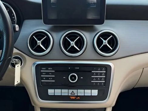 Used 2017 Mercedes-Benz CLA 250 image 22