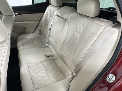 Used 2023 Buick Envision Avenir image 12