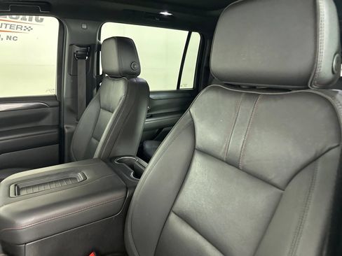 Used 2024 Chevrolet Suburban RST w/ Luxury Package AWD/4WD image 8