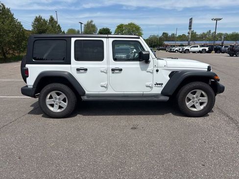 Used 2022 Jeep Wrangler Unlimited Sport AWD/4WD image 5