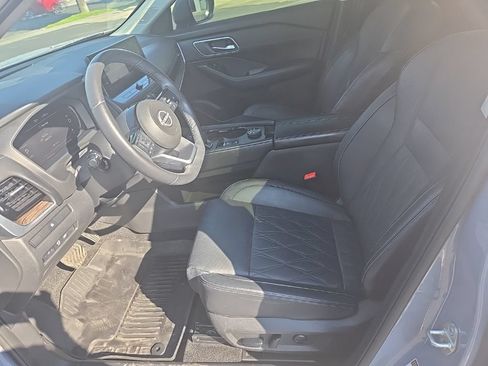 Used 2024 Nissan Rogue Platinum AWD/4WD image 13