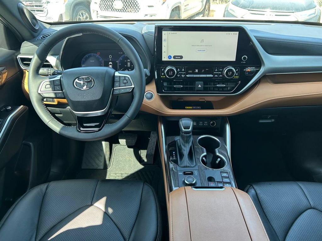 Certified 2026 Toyota Highlander Platinum AWD/4WD image 19