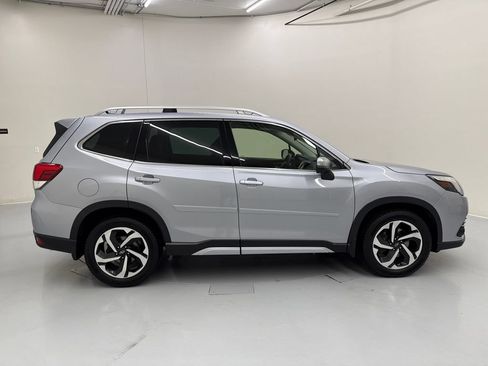 Used 2023 Subaru Forester Touring AWD/4WD image 6