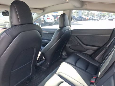 Used 2022 Tesla Model 3 Long Range AWD/4WD image 5