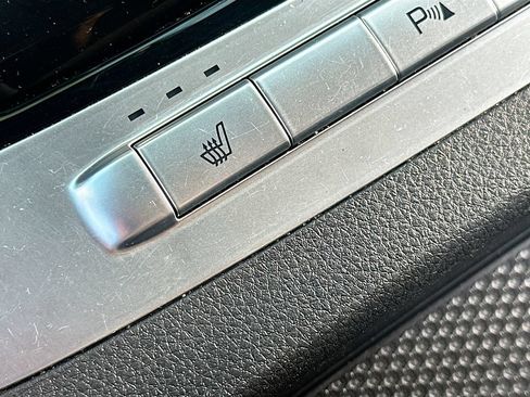 Certified 2024 Kia Carnival EX FWD image 20