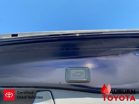 Used 2021 Toyota RAV4 XLE w/ Convenience Package AWD/4WD image 11