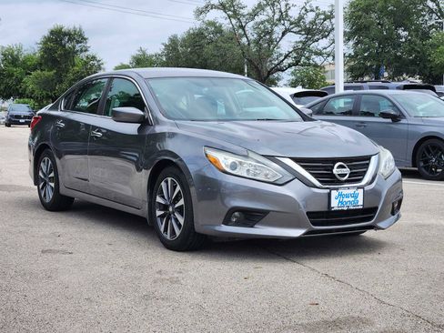Used 2016 Nissan Altima 2.5 SV FWD image 3
