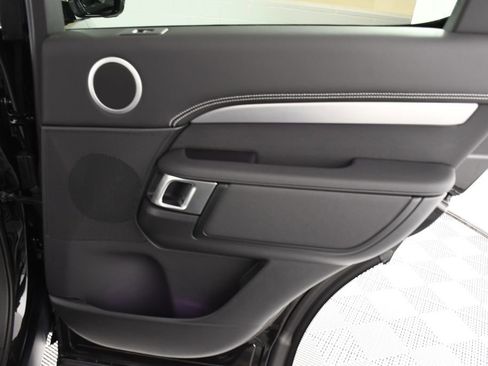 Certified 2025 Land Rover Discovery Dynamic SE AWD/4WD image 21