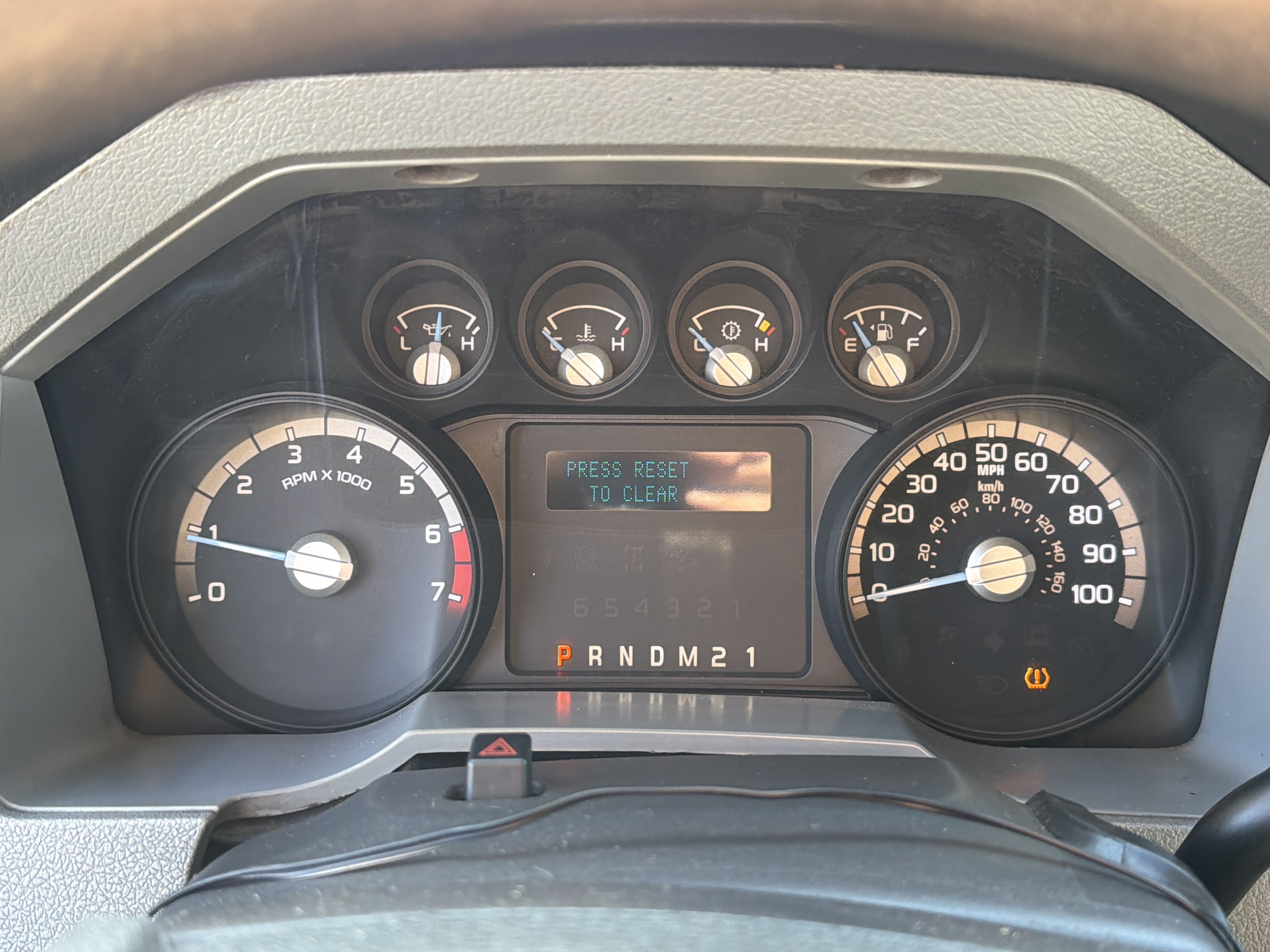 Used 2013 Ford F250 XL w/ Heavy Service Suspension Pkg AWD/4WD image 16