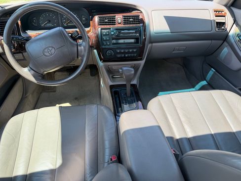 Used 1999 Toyota Avalon XLS FWD image 10