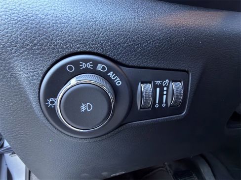 New 2026 Jeep Compass Latitude image 18