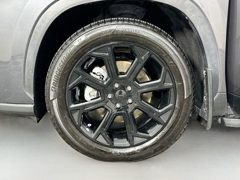 Used 2024 Toyota Highlander LE image 31