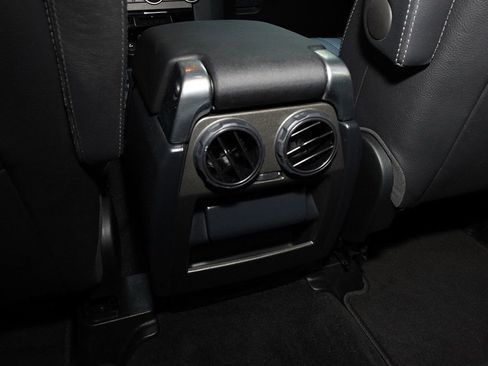 Used 2015 Land Rover LR4 HSE image 34