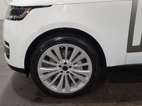 New 2026 Land Rover Range Rover SE image 10