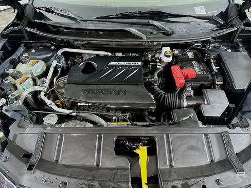 Used 2023 Nissan Rogue SV image 32