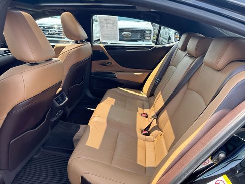 Used 2019 Lexus ES 350 w/ Accessory Package 2 FWD image 24