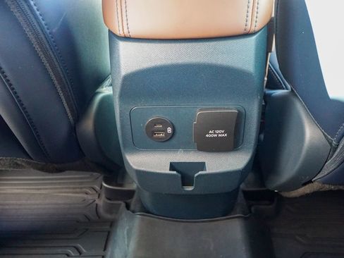 Used 2022 Ford Maverick Lariat w/ Lariat Luxury Package image 17