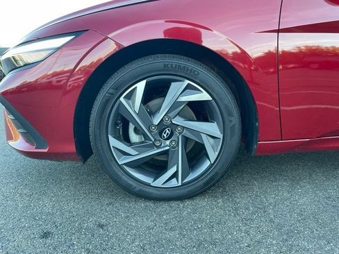 Used 2025 Hyundai Elantra Sport FWD image 30