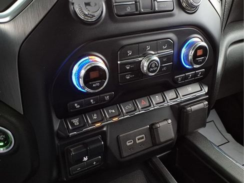 Used 2020 GMC Sierra 3500 Denali w/ Denali Ultimate Package image 5