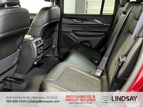 New 2025 Jeep Grand Cherokee Altitude AWD/4WD image 21