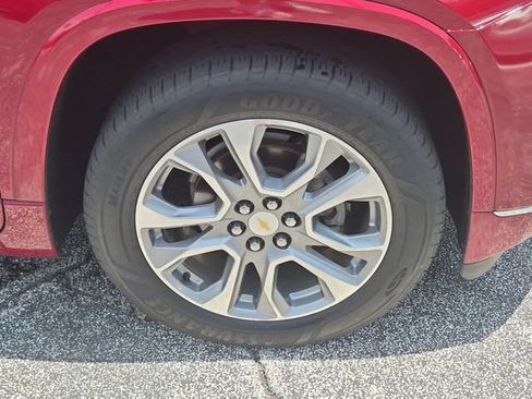 Used 2018 Chevrolet Traverse Premier w/ Driver Confidence II Package FWD image 29