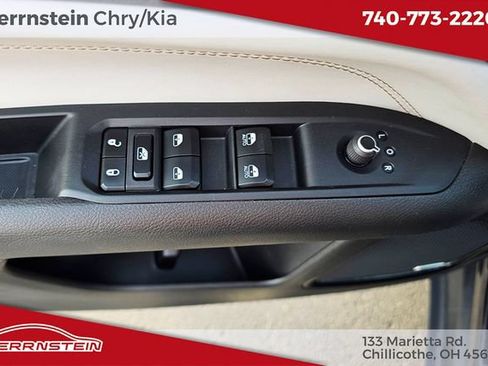 Used 2023 Jeep Compass Limited w/ Sun and Sound Group AWD/4WD image 15