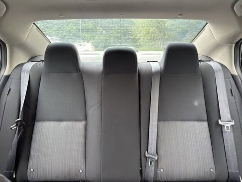 Used 2024 Nissan Sentra SV FWD image 17