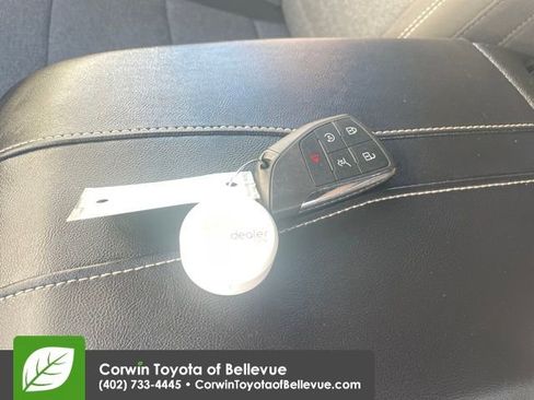 Used 2025 GMC Acadia Elevation image 27