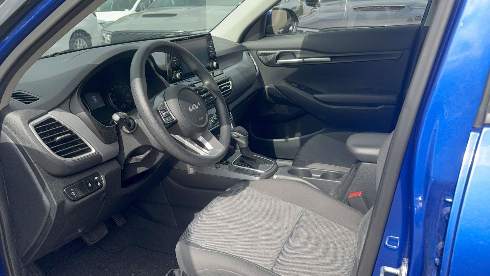 Used 2023 Kia Seltos LX AWD/4WD image 29