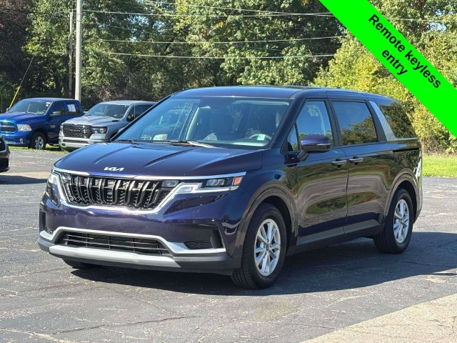 Used 2022 Kia Carnival LX FWD image 28