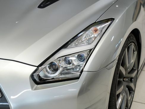 Used 2016 Nissan GT-R Premium AWD/4WD image 28