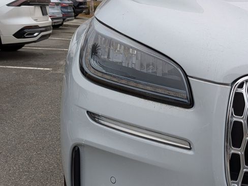 New 2026 Lincoln Corsair Premiere image 12