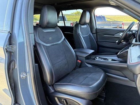 Certified 2025 Ford Explorer ST image 30