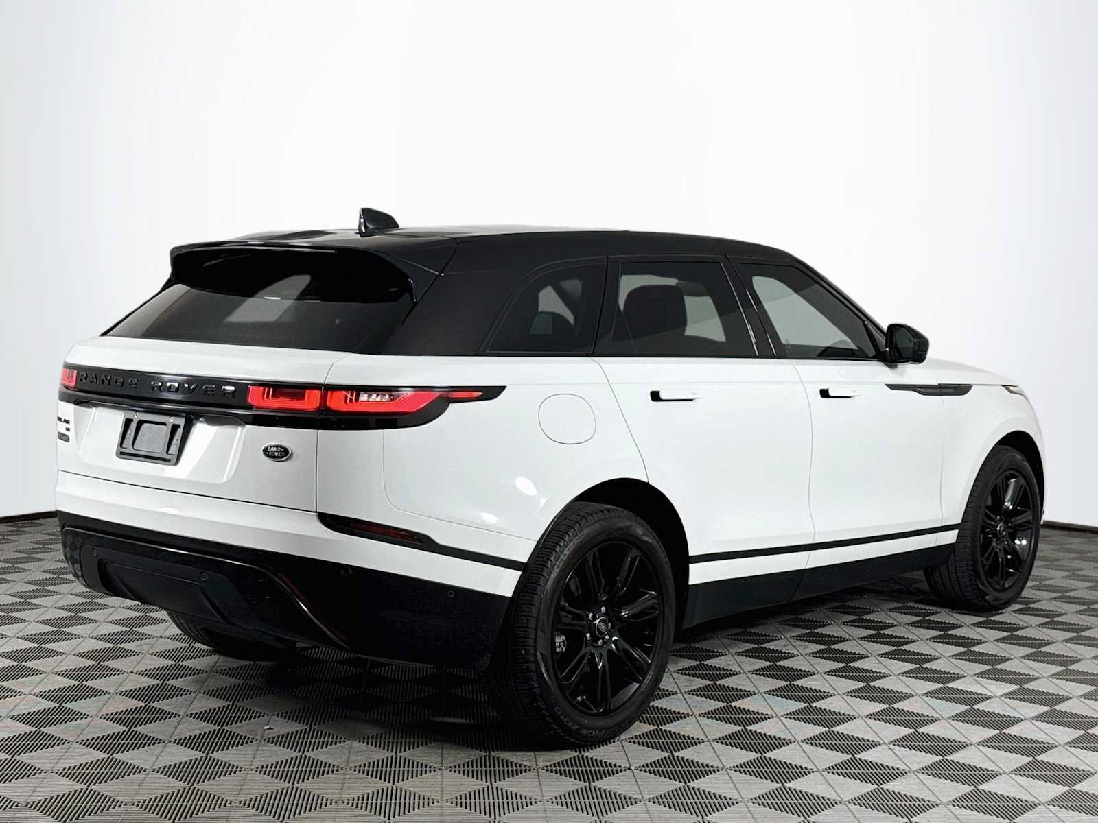 Used 2021 Land Rover Range Rover Velar S AWD/4WD image 5