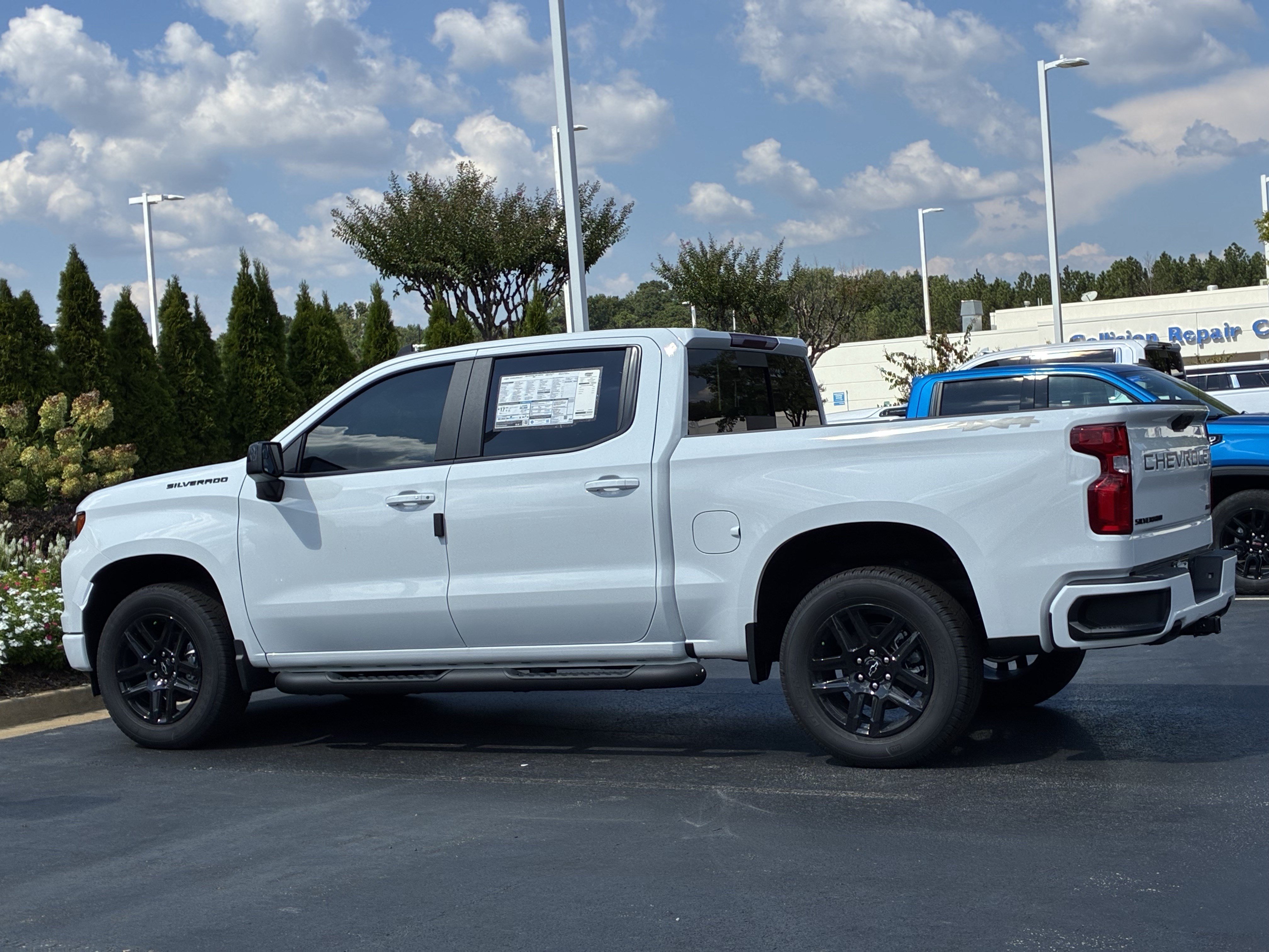 New 2026 Chevrolet Silverado 1500 RST w/ Dark Appearance Package AWD/4WD image 9