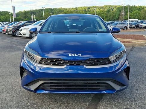 Used 2022 Kia Forte LXS w/ LXS Technology Package FWD image 2