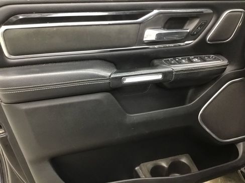 Used 2019 RAM 1500 Laramie AWD/4WD image 7