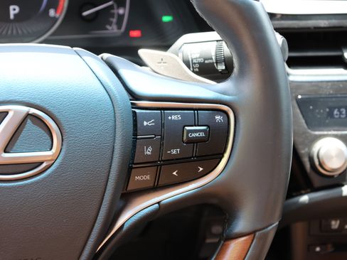 Used 2022 Lexus ES 350 Ultra Luxury w/ Accessory Package 2 FWD image 22