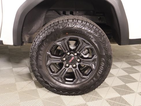 Used 2025 GMC Canyon Elevation w/ Convenience Package RWD image 18