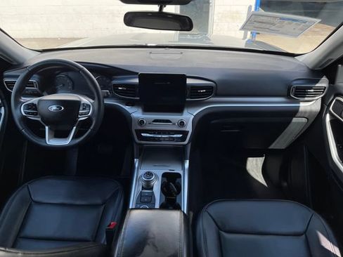Used 2023 Ford Explorer XLT w/ Equipment Group 202A AWD/4WD image 35