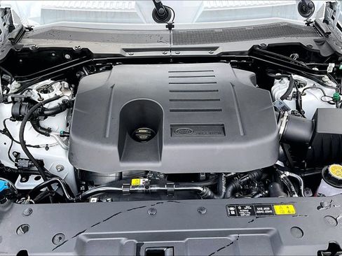 New 2026 Land Rover Defender 130 X-Dynamic SE AWD/4WD image 11