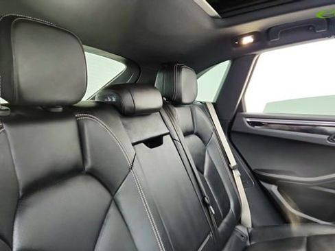 Used 2024 Porsche Macan AWD/4WD image 25
